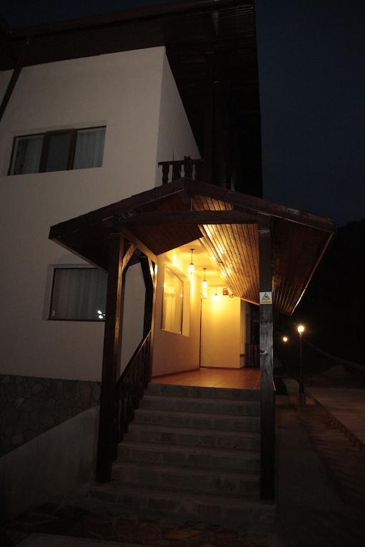 Pensiunea Arido Cornu de Jos Exterior photo