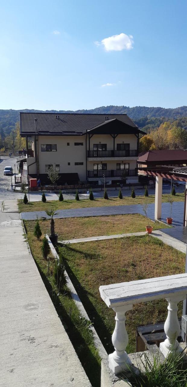 Pensiunea Arido Cornu de Jos Exterior photo